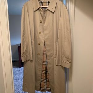 Men’s Burberry’s Camden Car Coat 44R